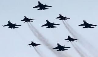 تہران کی فضاؤں میں لڑاکا طیاروں کی پروازیں، زور دار دھماکے