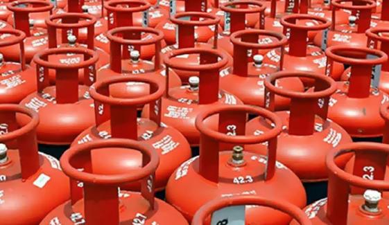 کراچی: 2 دن میں ایل پی جی کی قیمت میں 40 روپے کلو کمی