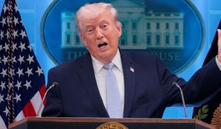 ٹرمپ کی ایران کو اسلحہ دینے والے ممالک پر 50 فیصد ٹیرف لگانے کی دھمکی پر ماہرین کا کیا کہنا ہے؟