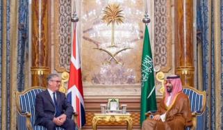 سعودی ولی عہد محمد بن سلمان سے برطانوی وزیرِ اعظم کیئر اسٹارمر کی جدہ میں اہم ملاقات