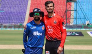 پی ایس ایل 11: اسلام آباد یونائیٹڈ کیخلاف لاہور قلندرز کی بیٹنگ جاری