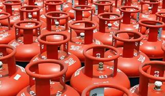 کراچی: 2 دن میں ایل پی جی کی قیمت میں 40 روپے کلو کمی