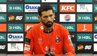 پچ اتنی مشکل نہیں تھی کہ ٹیم 100 رنز پر آؤٹ ہوجاتی: سکندر رضا