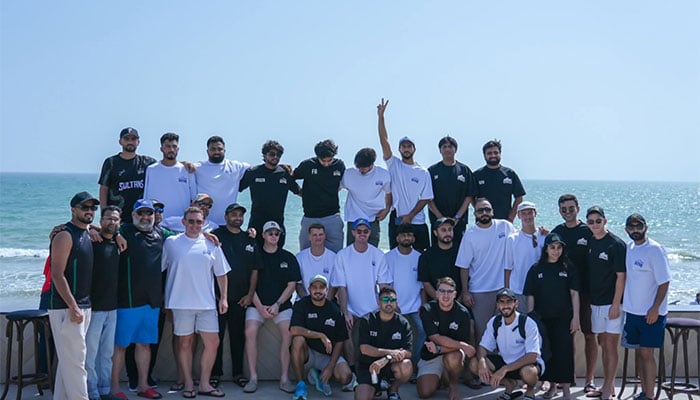 پی ایس ایل میں شریک کرکٹرز نے کراچی کے ساحل کا رخ کرلیا