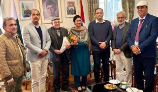 ناروے: امریکا ایران جنگ بندی پر پاکستانی سفارتخانے میں خوشی کا سماں