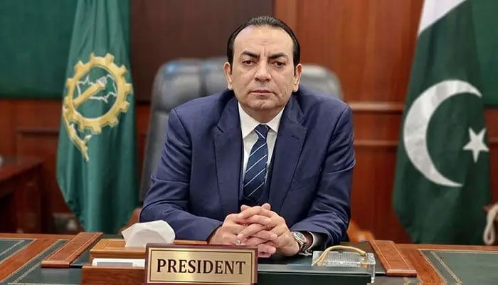 پیٹرولیم قیمتوں میں مزید کمی متوقع، معیشت پر مثبت اثرات پڑیں گے، صدر ایف پی سی سی آئی