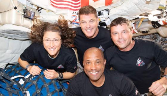 آرٹمس  ٹو مشن کے چار وں خلاباز وں کی کامیاب  واپسی