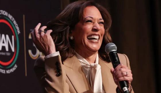 ڈونلڈ ٹرمپ کی شہرت میں کمی: ڈیموکریٹ کملا ہیرس نے 2028ء کا صدارتی انتخاب لڑنے کا عندیہ دیدیا