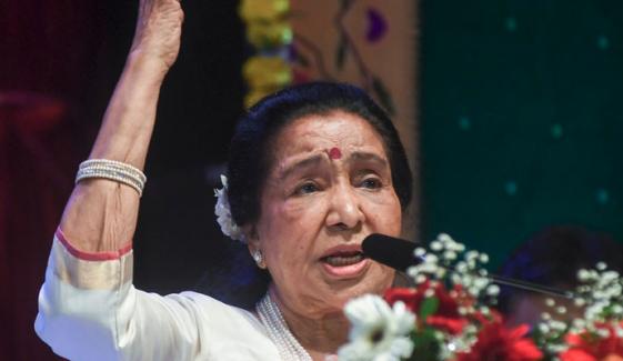 آشا بھوسلے کی طبیعت ناساز، اسپتال میں داخل