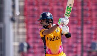 بابر اعظم نے پی ایس ایل میں 4 ہزار رنز کا سنگِ میل عبور کرلیا 