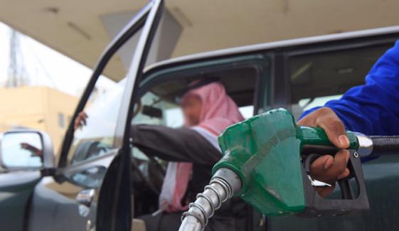 سعودی عرب میں 98 آکٹین پیٹرول کی قیمت میں اضافہ