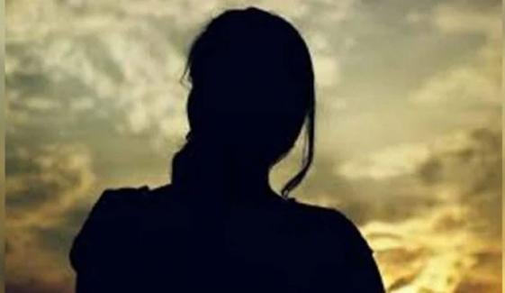 کراچی: سائٹ ایریا سے لاپتہ ہونے والی لڑکی ڈرگ روڈ سے بازیاب