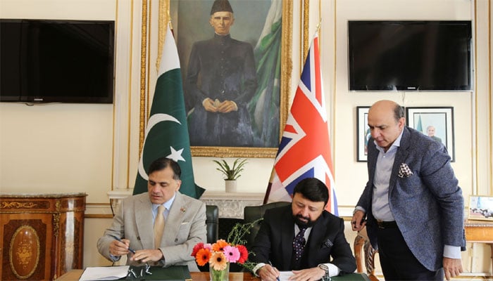 برطانیہ: پاکستان ہائی کمیشن کا قونصلر خدمات کے فروغ کیلئے ویزا سروس معاہدہ