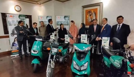 پنجاب: بائیکرز کو فی لیٹر پٹرول پر 100 روپے سبسڈی ملے گی، سمری وزیرِاعلیٰ کو ارسال