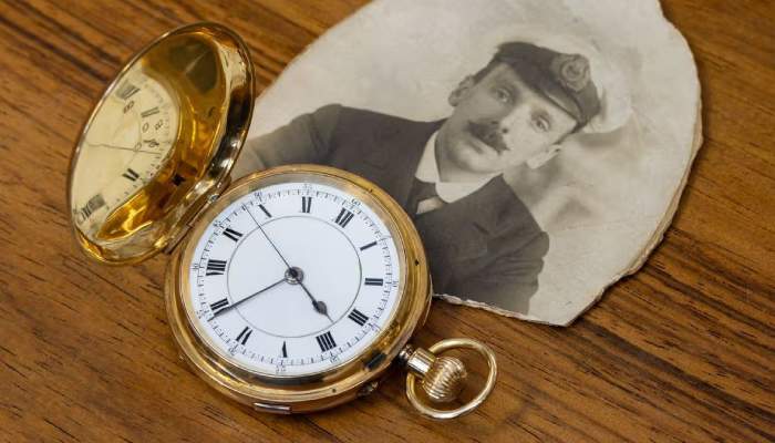 Titanic hero’s rare gold watch to fetch over $100k at England auction