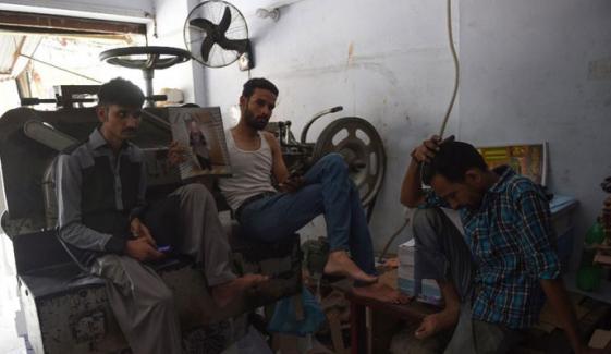 پاور ڈویژن کا پیک آورز میں روزانہ سوا 2 گھنٹے بجلی کی لوڈشیڈنگ کا اعلان