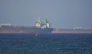 امریکی ناکہ بندی کے باوجود 24 گھنٹوں میں 20 سے زائد جہاز آبنائے ہرمز سے گزرے، رپورٹ