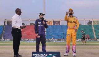 پشاور زلمی کا کوئٹہ گلیڈی ایٹرز کیخلاف ٹاس جیت کر بولنگ کا فیصلہ