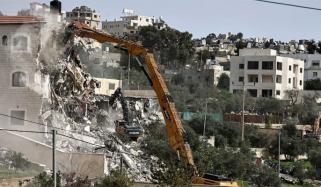 مغربی کنارے میں قابض اسرائیلیوں نے فلسطینیوں کی 13رہائشی و زرعی تنصیبات گرادیں