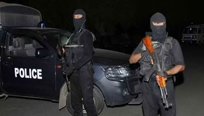 کراچی: پولیس مقابلے میں 2 ڈاکو گرفتار