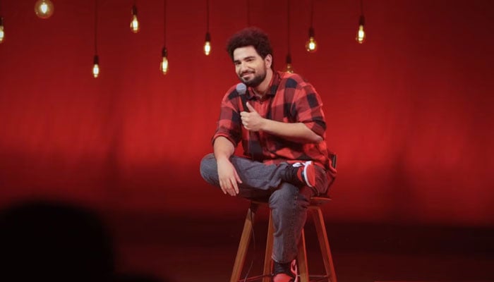 بھارتی اسٹینڈ اپ کامیڈین سمے رائنا—فوٹو بشکریہ بھارتی میڈیا