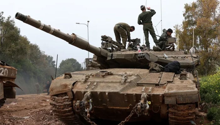 اسرائیلی فوجی 15 اپریل 2026ء کو اسرائیل لبنان سرحد کے قریب تعینات ہیں —تصویر عرب میڈیا