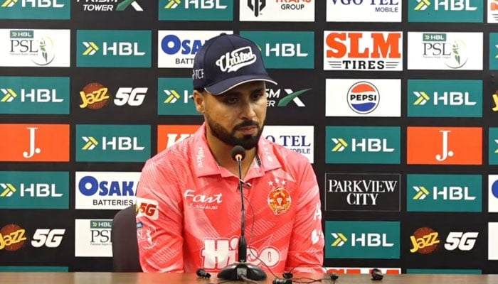 خود کو عبد الرزاق یا اظہر محمود کے قریب سمجھتا ہوں نہ دور: فہیم اشرف