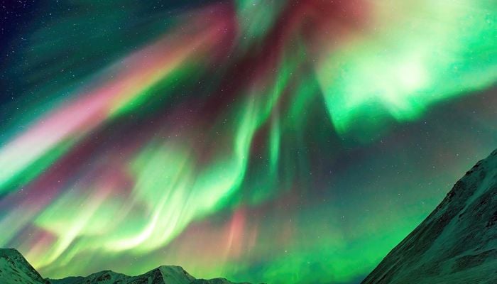 G2 solar storm expands aurora reach to 18 states tonight