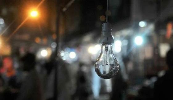 کراچی: مختلف علاقوں میں رات گئے بجلی کی لوڈشیڈنگ