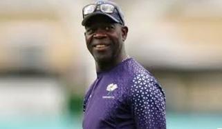 بابر جس انداز میں کھیل رہے ہیں دیکھ کر خوشی ہورہی ہے، اوٹس گبسن