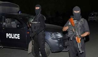 کراچی: پولیس مقابلے میں 2 ڈاکو گرفتار