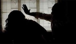 لاہور میں گھریلو مسئلے پر جیٹھ کا خاتون پر تشدد، مقدمہ درج، تفتیش جاری