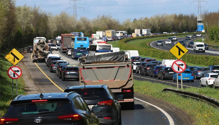 برطانیہ: بغیر انشورنس چلائی جانیوالی ایک لاکھ 60 ہزار گاڑیاں ضبط