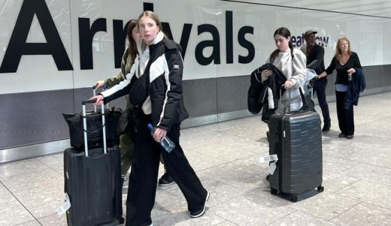 مشرق وسطیٰ میں جنگ، لندن کے ہیتھرو ایئرپورٹ پر مسافروں کی تعداد بڑھ گئی