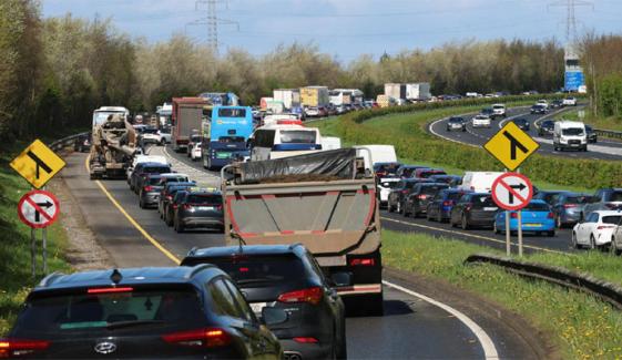 برطانیہ: بغیر انشورنس چلائی جانیوالی ایک لاکھ 60 ہزار گاڑیاں ضبط