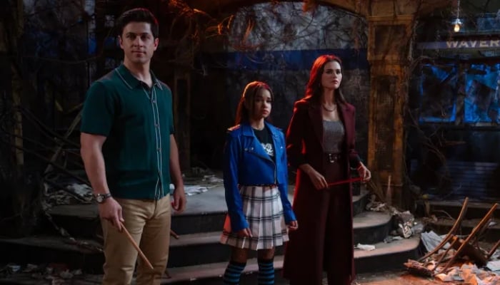 Selena Gomezs Wizards Beyond Waverly Place brings back fan-favorite star