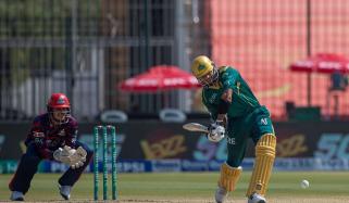 پی ایس ایل 11: ملتان سلطانز نے کراچی کنگز کو جیت کیلئے 208 رنز کا ہدف دے دیا 