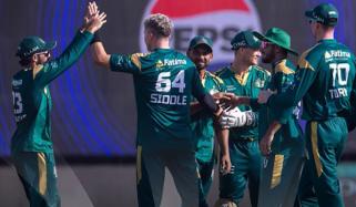 پی ایس ایل 11:ملتان سلطانز نے سنسنی خیز مقابلے کے بعد کراچی کنگز کو ہرا دیا 