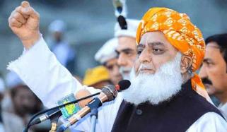 فضل الرحمان کا ڈونلڈ ٹرمپ کو گفتگو کے آداب سیکھنے کا مشورہ 