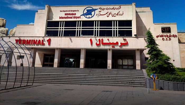 تہران کے 2 ایئرپورٹس سے فلائٹ آپریشن کی بحالی کا اعلان