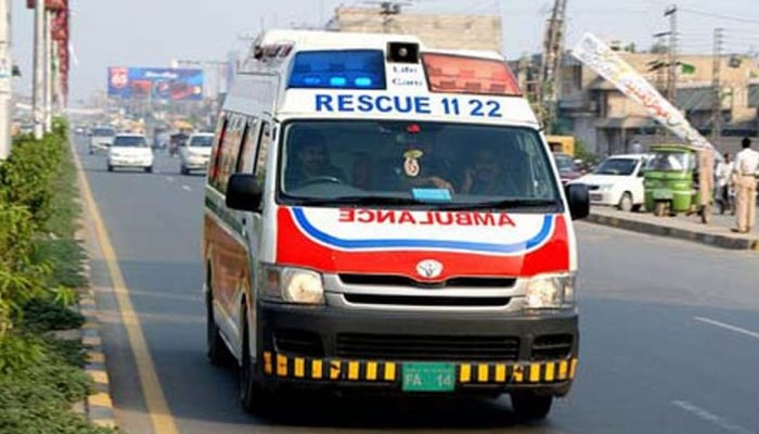 بس کی موٹرسائیکل کو ٹکر، پیپر دے کر آنے والی طالبہ جاں بحق، ماں اور دوست زخمی