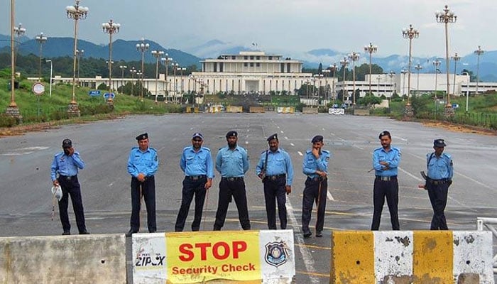 ریڈ زون میں تمام اداروں کے دفاتر 21 اپریل کو ورک فرام ہوم کریں گے