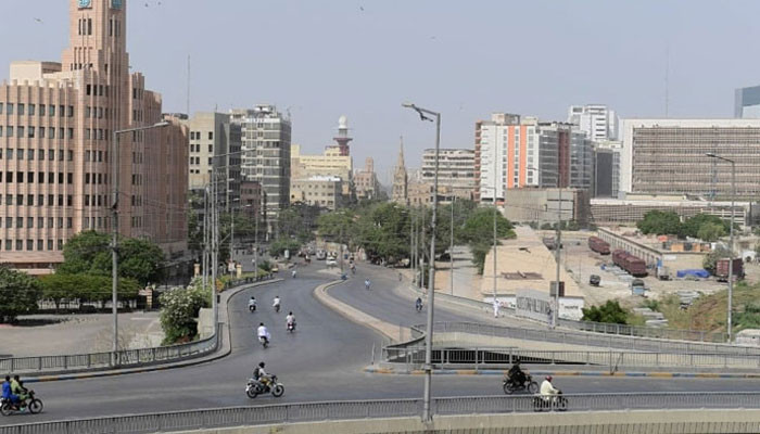 کراچی میں موسم گرم رہنے کا امکان