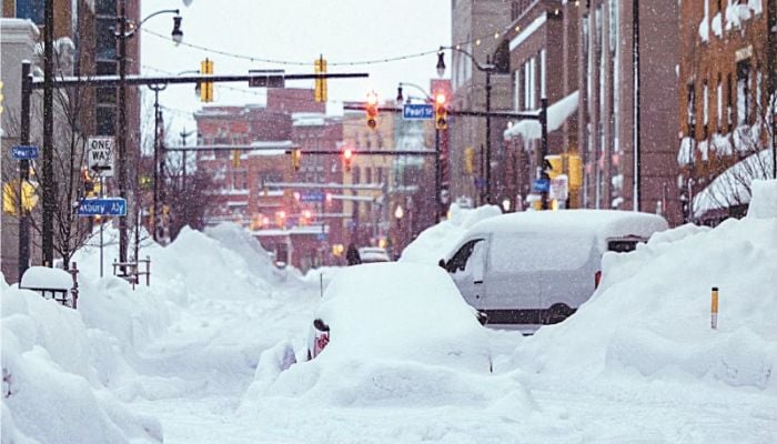 Spring winter storm US: Blizzard warnings and 50-degree temperature plunge ahead