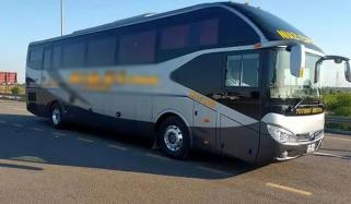 کراچی سے لاہور جانیوالی کوچ پر کنڈیارو کے قریب نامعلوم افراد کا پتھراؤ