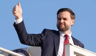 امریکی نائب صدر جے ڈی وینس منگل کو پاکستانی وقت کے مطابق دن 2 بجے واشنگٹن سے پاکستان کیلئے روانہ ہوں گے: سفارتی ذرائع