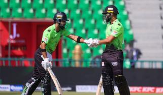 پی ایس ایل 11: لاہور قلندرز کی کوئٹہ گلیڈی ایٹرز کیخلاف بیٹنگ جاری