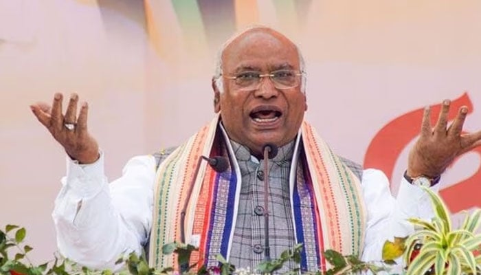 بھارتی اپوزیشن جماعت کانگریس کے رہنما ارجن کھڑگے—فائل فوٹو