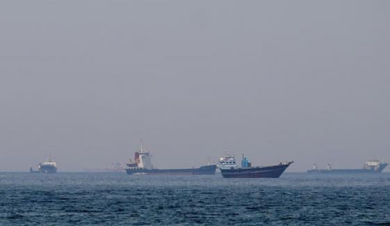 ایرانی پاسداران بحریہ نے 2 جہاز قبضے میں لے لیے