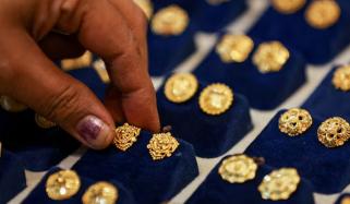 امریکا ایران جنگ بندی میں توسیع، تیل سستا ہونے پر سونے کی قیمتوں میں اضافہ